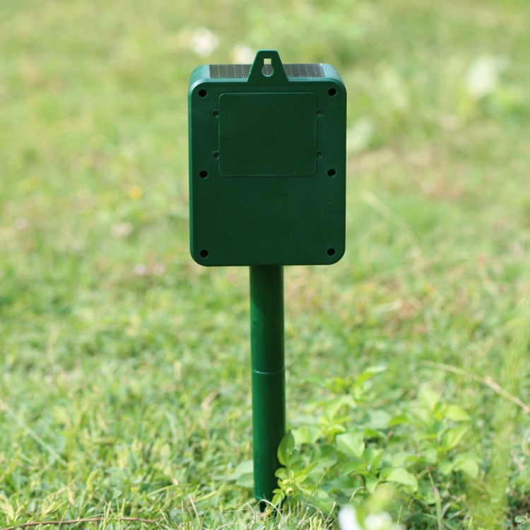 Environmental Friendly White + Red Light Solar-powered LED Ultrasonic Animal Repeller Bird Cat Dog Control Device With 6.5V / 0.1W Solar Panel & PIR Sensor & Light Sensor, Got the CE / ROHS Certification