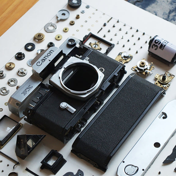Non-Working Display 3D Mechanical Film Camera Rectangle Photo Frame Mounting Disassemble Specimen Frame, Model: Style 9, Random Camera Model Delivery
