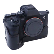 1/4 inch Thread PU Leather Camera Half Case Base for Sony A7 IV (Black)