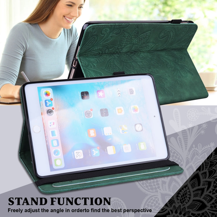 For Lenovo Tab M10 3rd Gen Lace Flower Embossing Pattern Leather Tablet Case(Green)