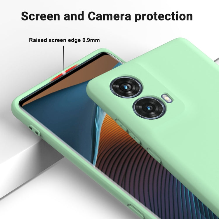 For Motorola S50 Neo Solid Color Liquid Silicone Dropproof Full Coverage Phone Case(Green)