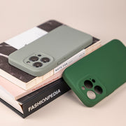 For iPhone 16 Pro Max Pure Color Liquid Silicone Fine Pore Phone Case(White)