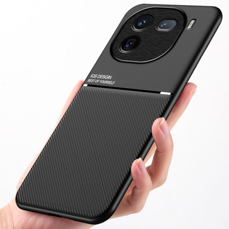 For vivo iQOO 12 Classic Tilt Strip Grain Magnetic Shockproof PC + TPU Phone Case(Black)