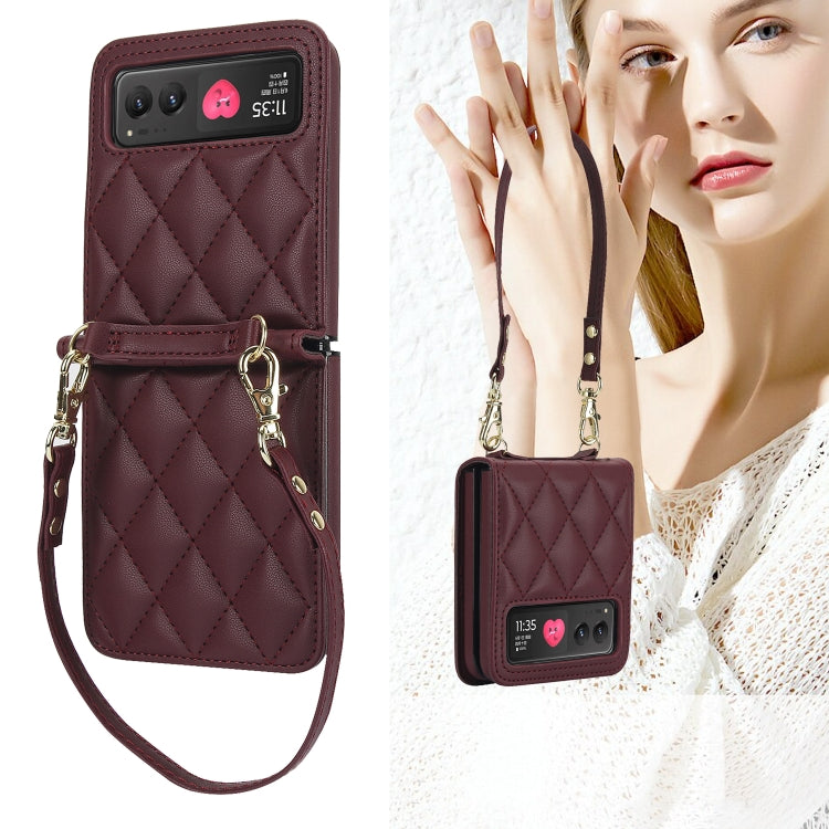 For Motorola Razr 40 Rhombic Texture Phone Case with Long & Short Lanyard(Wine Red)