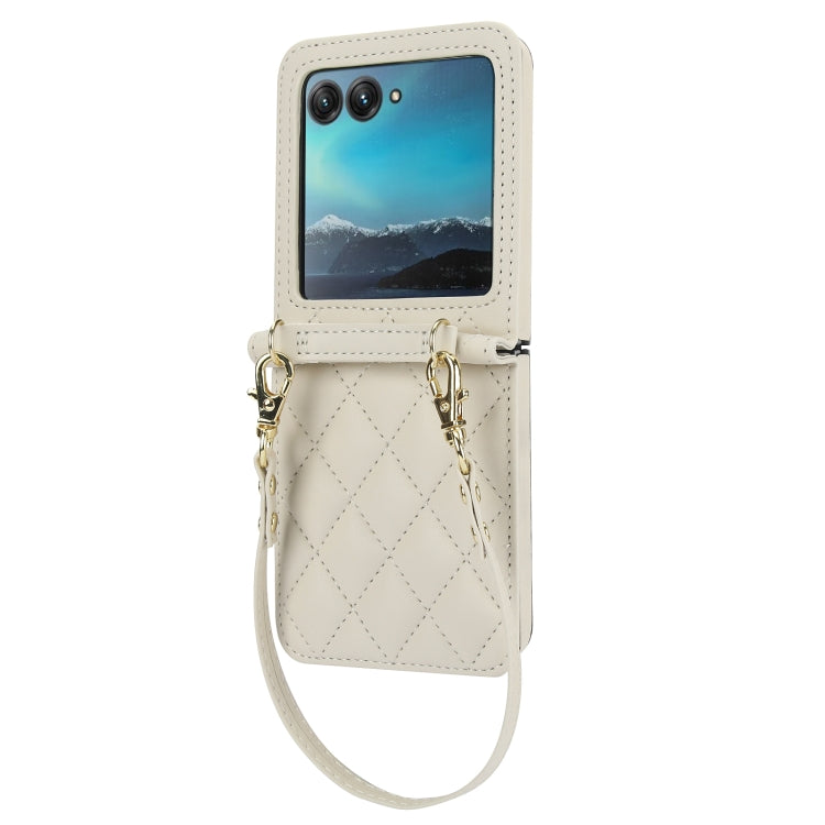 For Motorola Razr 40 Ultra Rhombic Texture Phone Case with Long & Short Lanyard(White)