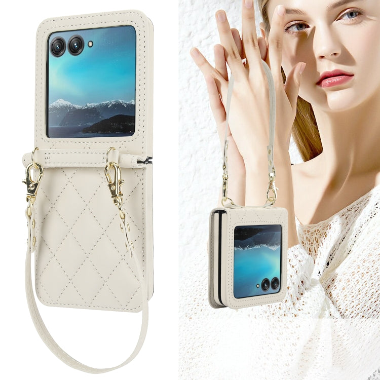 For Motorola Razr 40 Ultra Rhombic Texture Phone Case with Long & Short Lanyard(White)