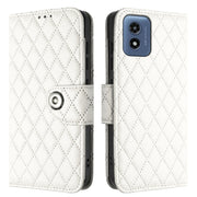 For Motorola Moto G Play 4G 2024 Rhombic Texture Flip Leather Phone Case with Lanyard(White)