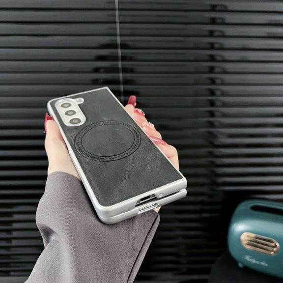 For Samsung Galaxy Z Fold5 Skin Feel Leather Texture MagSafe Pearlescent Paint Shockproof Phone Case(Black)