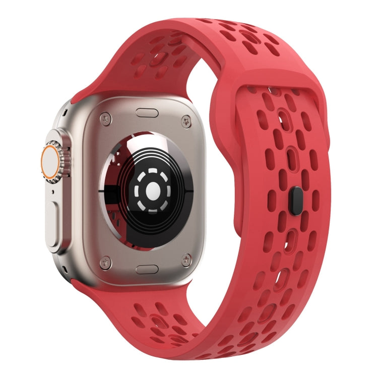 For Apple Watch Series 9 45mm Oval Holes Fluororubber Watch Band(Red)