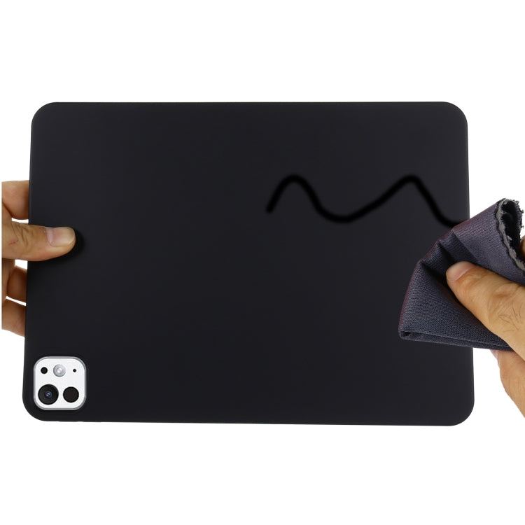 For iPad Pro 13 2024 Pure Color Liquid Silicone Shockproof Tablet Case(Black)