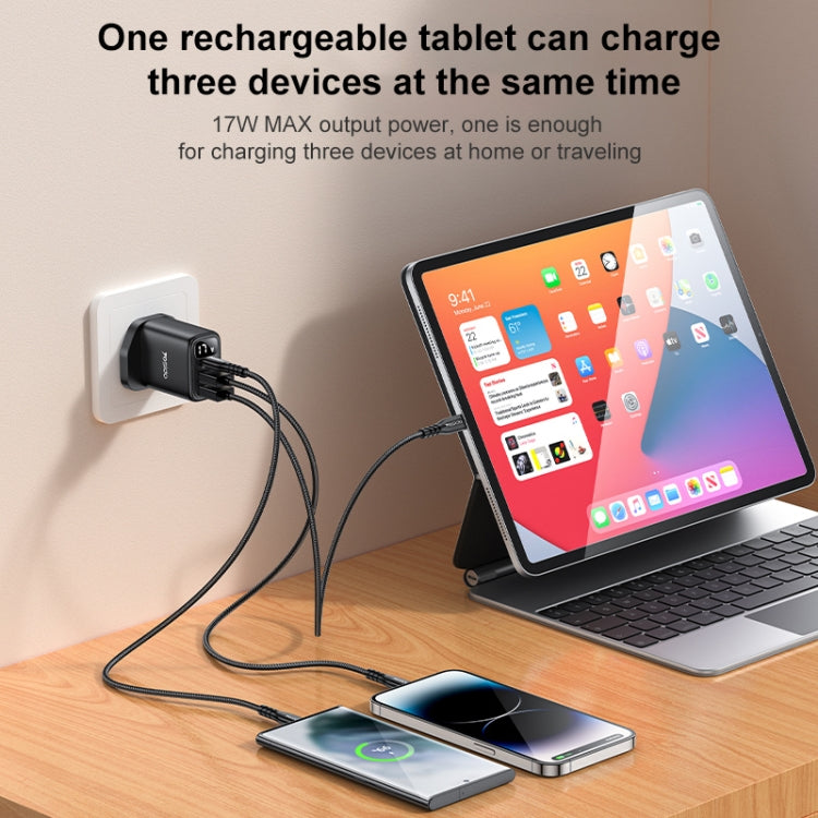 Yesido YC86 17W USB-C / Type-C + Dual USB Digital Display Charger, Specification:UK Plug(Black)