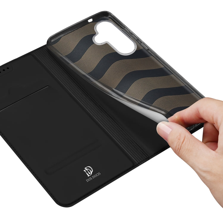 For Samsung Galaxy S25 5G DUX DUCIS Skin Pro Series Flip Leather Phone Case(Black)