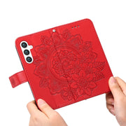 For Samsung Galaxy S25 5G Seven-petal Flowers Embossing Leather Phone Case(Red)