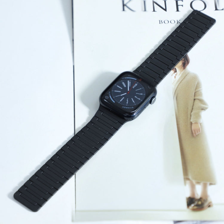 For Apple Watch SE 2023 44mm Magnetic Silicone Watch Band(Black)