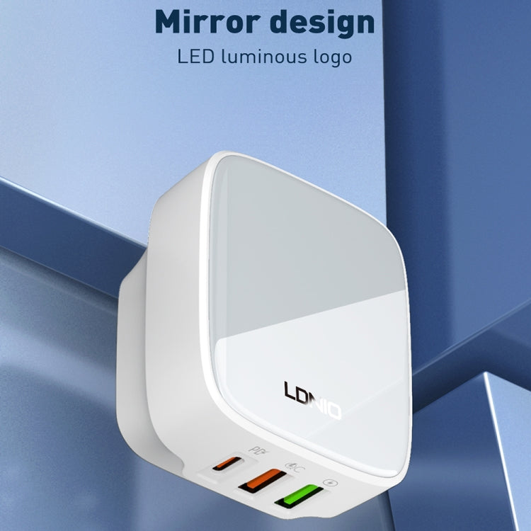 LDNIO Q334 32W Type-C + Dual USB Port Charger with 1m USB-C / Type-C Data Cable, Plug Type:US Plug(Black)