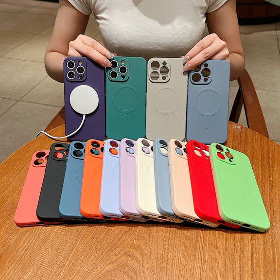 For iPhone 16 Solid Color Liquid Silicone MagSafe Magnetic Phone Case(Black)