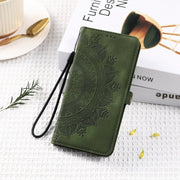For Samsung Galaxy S25+ 5G Skin Feel Totem Embossed Leather Phone Case(Deep Green)