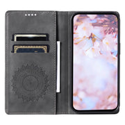 For Samsung Galaxy S25 5G Totem Embossed Magnetic Leather Phone Case(Grey)