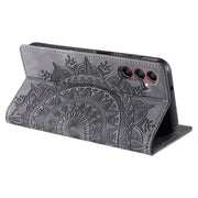For Samsung Galaxy S25 5G Totem Embossed Magnetic Leather Phone Case(Grey)