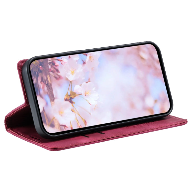 For Samsung Galaxy S25 5G Totem Embossed Magnetic Leather Phone Case(Red)