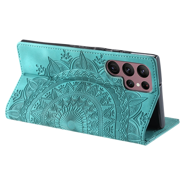 For Samsung Galaxy S25 Ultra 5G Totem Embossed Magnetic Leather Phone Case(Green)