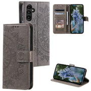 For Samsung Galaxy S25+ 5G Totem Flower Embossed Leather Phone Case with Lanyard(Grey)