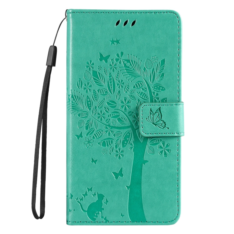 For Samsung Galaxy S25 / S24 5G Tree & Cat Embossed Pattern Flip Leather Phone Case(Green)