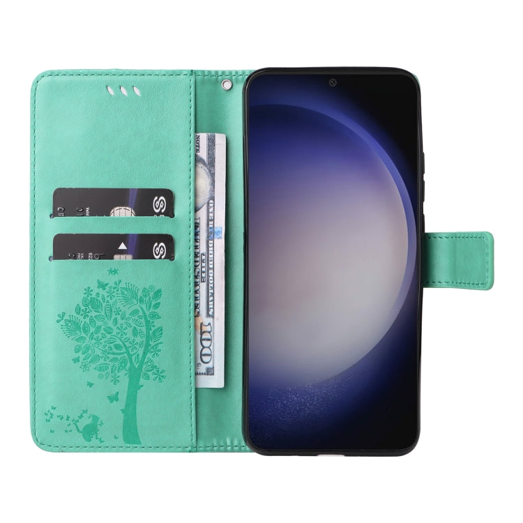 For Samsung Galaxy S25 / S24 5G Tree & Cat Embossed Pattern Flip Leather Phone Case(Green)