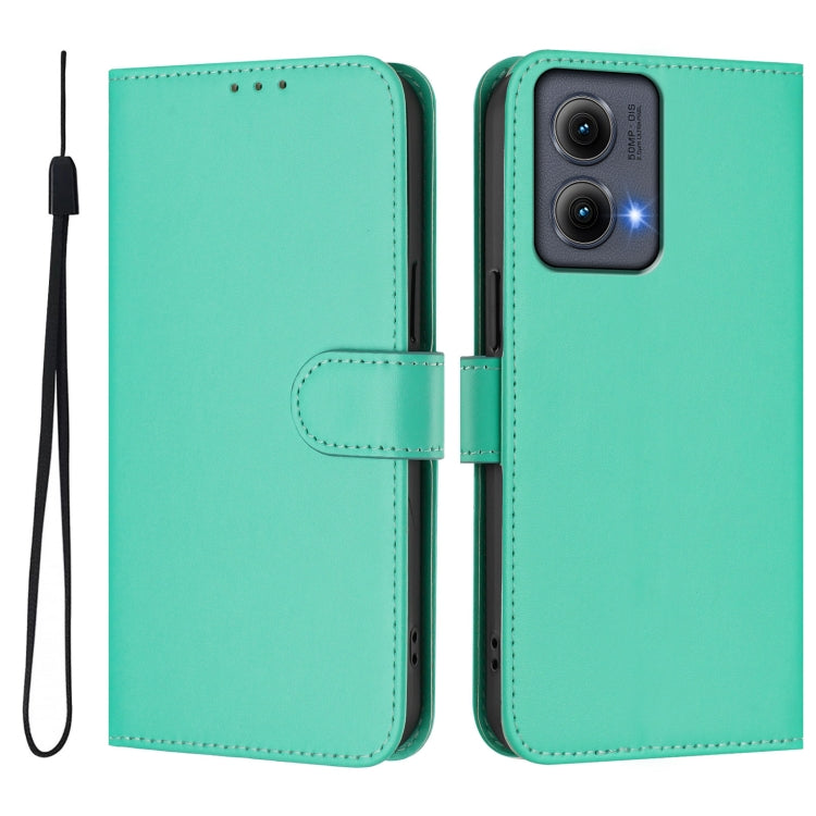 For Motorola Edge 5G 2024 Skin Feel Solid Color Leather Phone Case with Lanyard(Green)