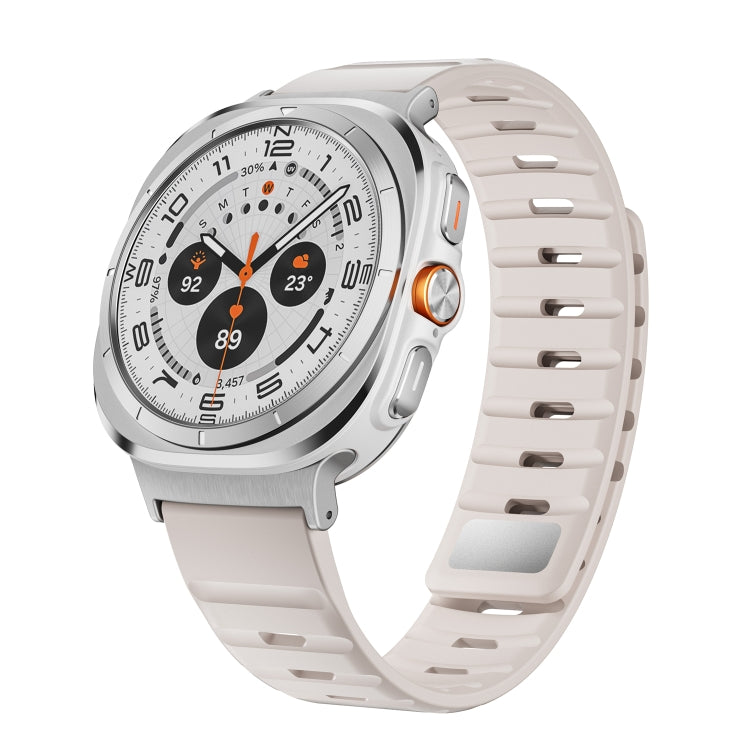 For Samsung Galaxy Watch Ultra 47mm / Ultra 2025 Magnetic Silicone Watch Band(Starlight+Silver)