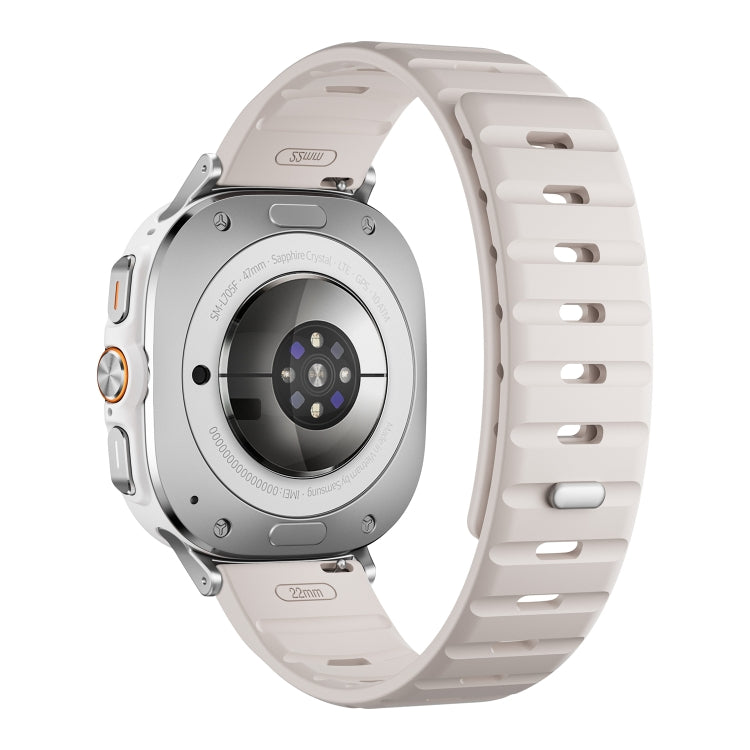 For Samsung Galaxy Watch Ultra 47mm / Ultra 2025 Magnetic Silicone Watch Band(Starlight+Silver)
