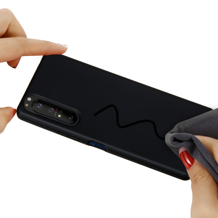 For Sony Xperia 5 Plus / Xperia 1 II Solid Color Liquid Silicone Dropproof Full Coverage Protective Case(Black)