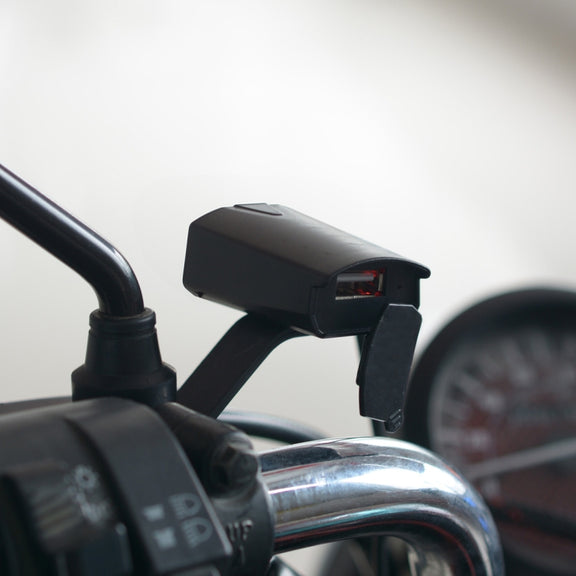 Motorcycle Water-resistant DC 8-32V 5V / 1.2A Rearview Mirror USB Phone Charger Adapter, with Indicator Light