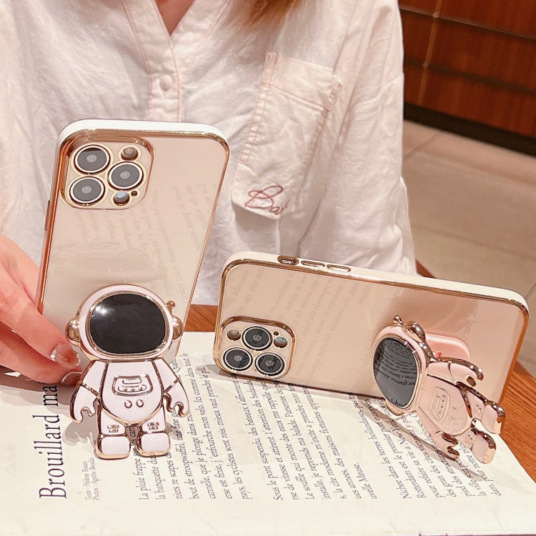 For iPhone 15 Electroplating Astronaut Holder Phone Case(White)