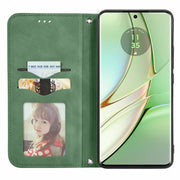 For Motorola Edge 2024 Retro Skin Feel Magnetic Flip Leather Phone Case(Green)