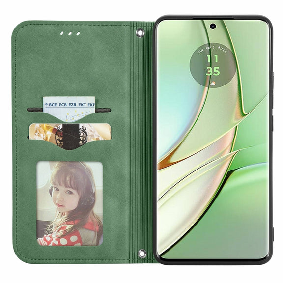 For Motorola Edge 2024 Retro Skin Feel Magnetic Flip Leather Phone Case(Green)