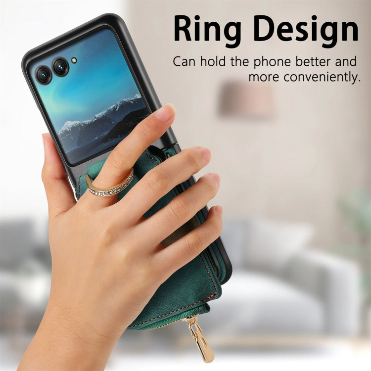 For Motorola Razr 40 Ultra Retro Skin-feel Ring Multi-card Wallet Phone Case(Green)