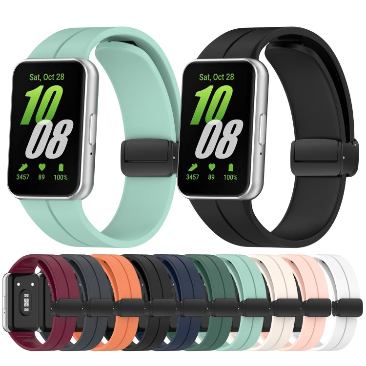 For Samsung Galaxy Fit 3 SM-R390 Magnetic Folding Buckle Silicone Watch Band(White)