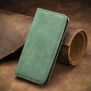 For Honor Magic6 Pro Retro Skin Feel Magnetic Flip Leather Phone Case(Green)
