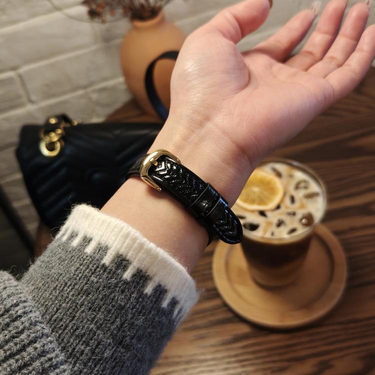 For Apple Watch 42mm / 41mm / 40mm / 38mm Heart-Shaped Embossed Leather Watch Band(Black)