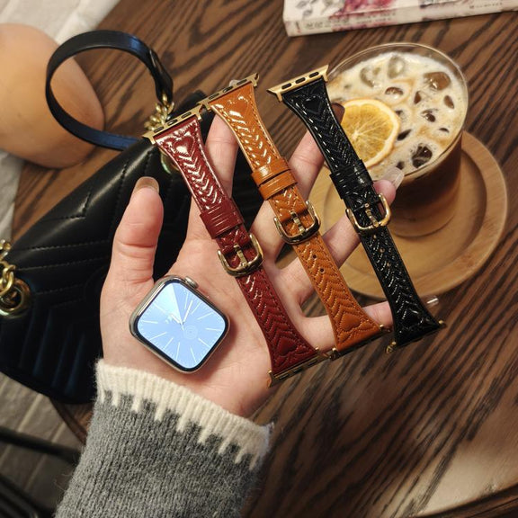 For Apple Watch 46mm / 49mm / 45mm / 44mm Heart-Shaped Embossed Leather Watch Band(Black)