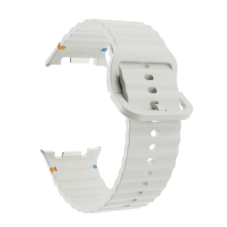 For Samsung Galaxy Watch8 44mm Diamond Bezel and Wavy Grain Stitched Color Buckle Silicone Watch Band(Starlight Silver)
