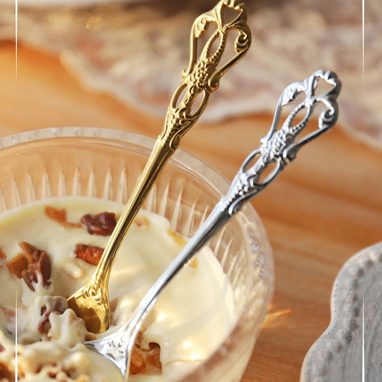 2pcs /Pack Retro Openwork Carved Dessert Spoon Fork Set Engraved Cutlery Gift Box, Style: Pink Box (Gold)