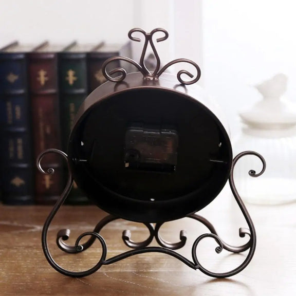 Iron Mute Clock Retro Living Room Decoration Clock(White)