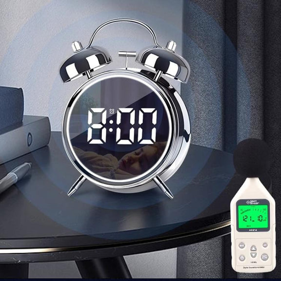 12/24H LED Screen Alarm Clock Loud Metal Clock With Night Light Plug-In Children Clock(Black)