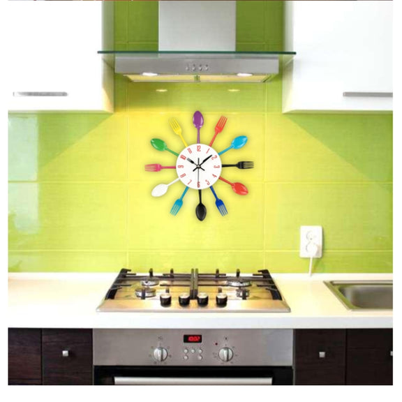 Cutlery Metal Kitchen Wall Clock Spoon Fork Creative Quartz Wall Mounted Clocks Modern Design Decorative Horloge Green