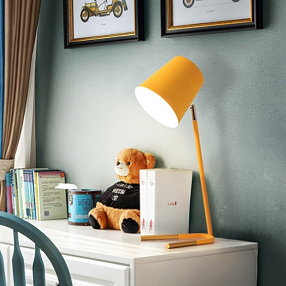LED Eye-caring Table Lamp Modern Creative Minimalist Bedroom Bedside Lamp Student Study Table Lamp (Yellow)