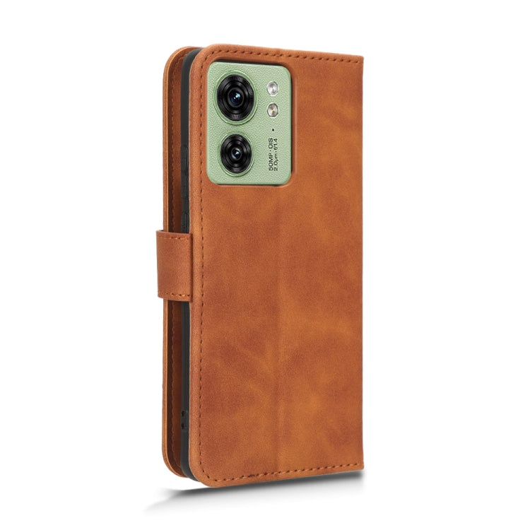 For Motorola Edge 40 Skin Feel Magnetic Flip Leather Phone Case(Brown)