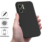 For Motorola Edge 40 5G Pure Color Liquid Silicone Shockproof Phone Case(Black)