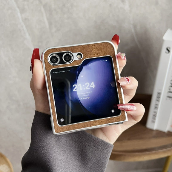 For Samsung Galaxy Z Flip5 Skin Feel Leather Texture MagSafe Pearlescent Paint Shockproof Phone Case(Black)